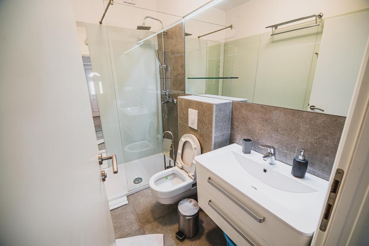 Downtown Luxury Apartments With Hot Tub Vodice Exterior photo