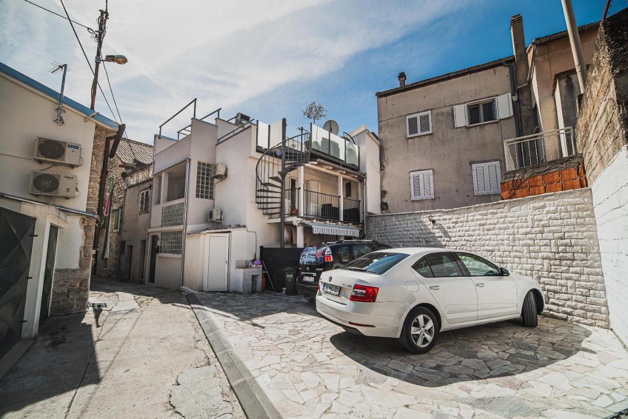 Downtown Luxury Apartments With Hot Tub Vodice Exterior photo