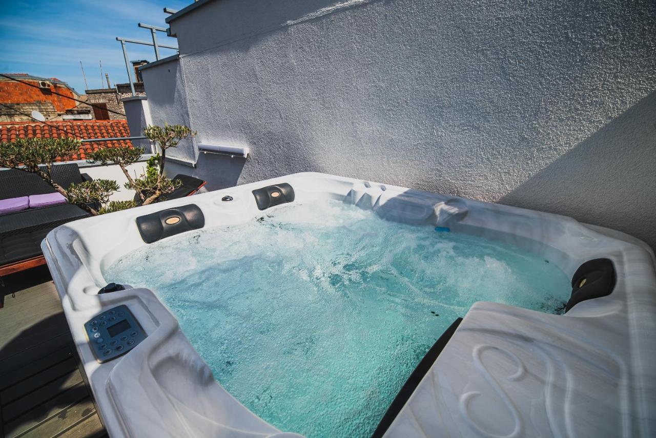 Downtown Luxury Apartments With Hot Tub Vodice Exterior photo