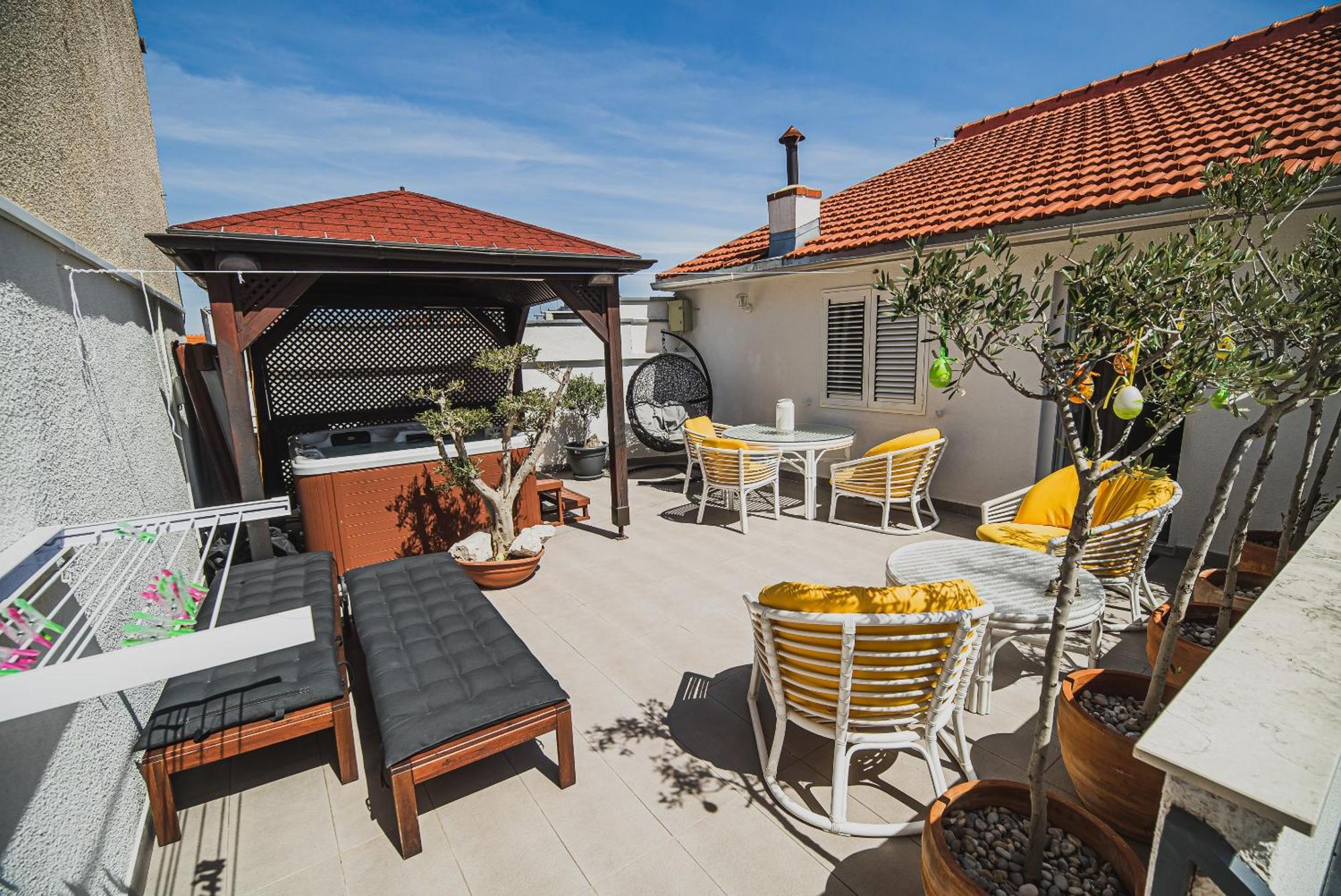 Downtown Luxury Apartments With Hot Tub Vodice Room photo