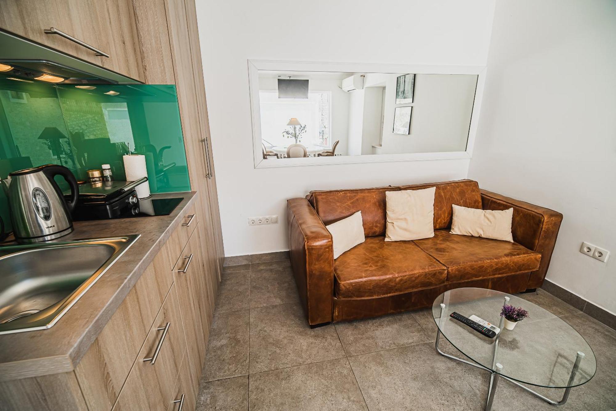 Downtown Luxury Apartments With Hot Tub Vodice Room photo
